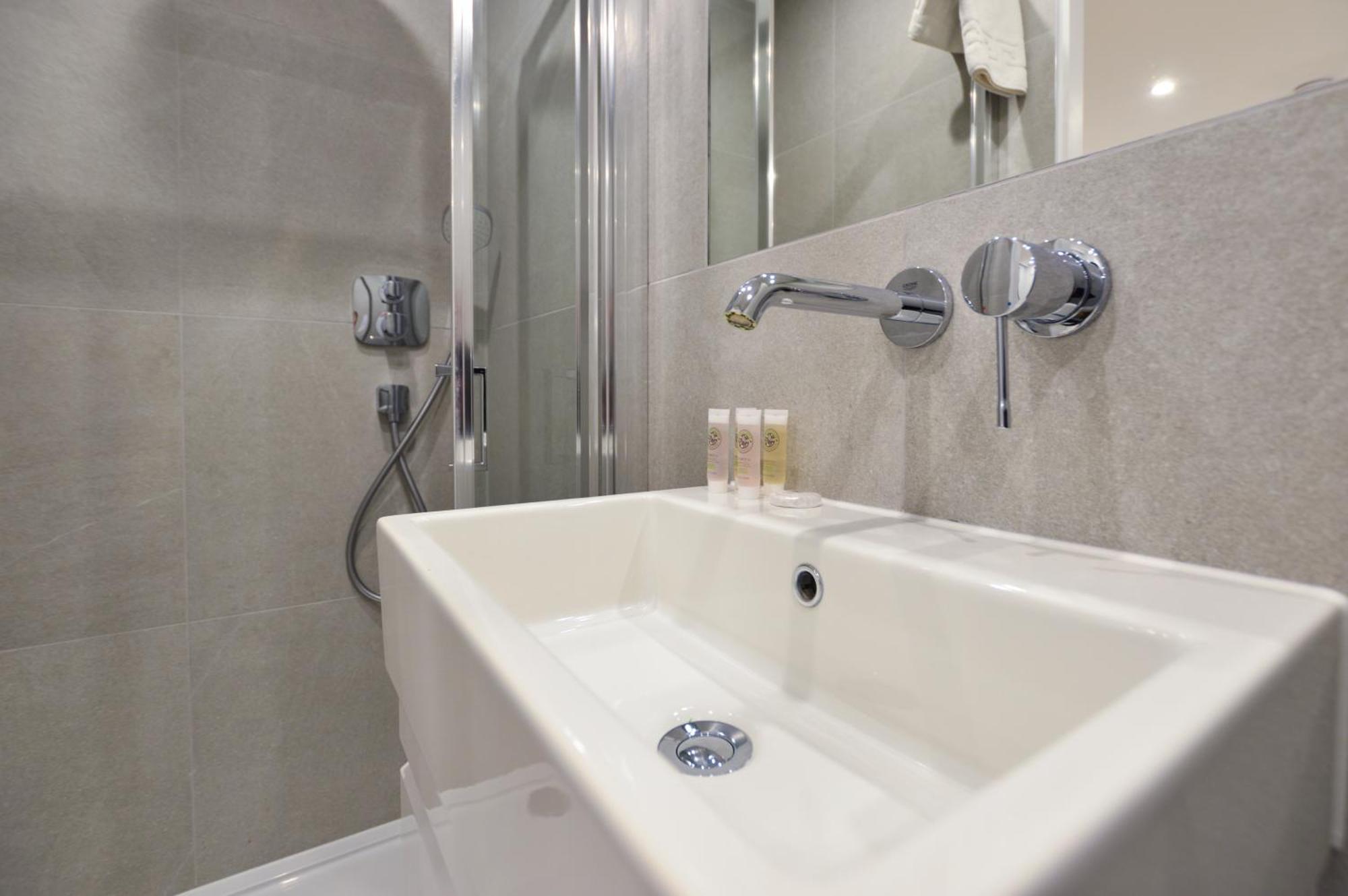 Earls Court East Serviced By Stayprime Londra